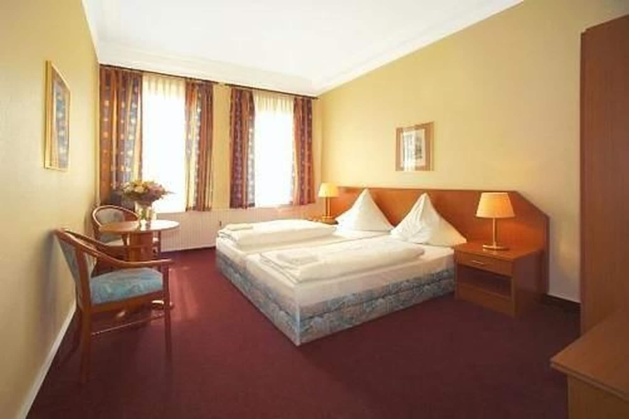 Hotel Residence am Hauptbahnhof Hamburg Zimmer foto